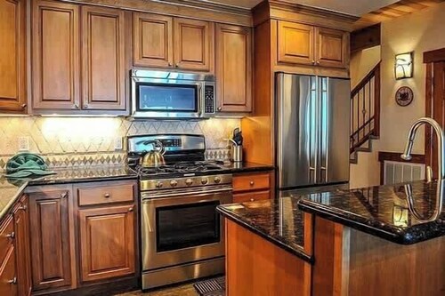 Serene Lakefront Townhouse with Breathtaking Views at Brockway Springs- #4