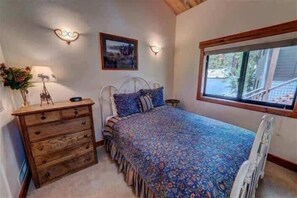 4 dormitorios, tabla de planchar con plancha, wifi y ropa de cama