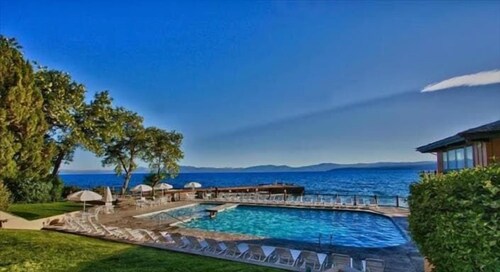 Lakefront Retreat with Stunning Views and Spacious Comfort- #5