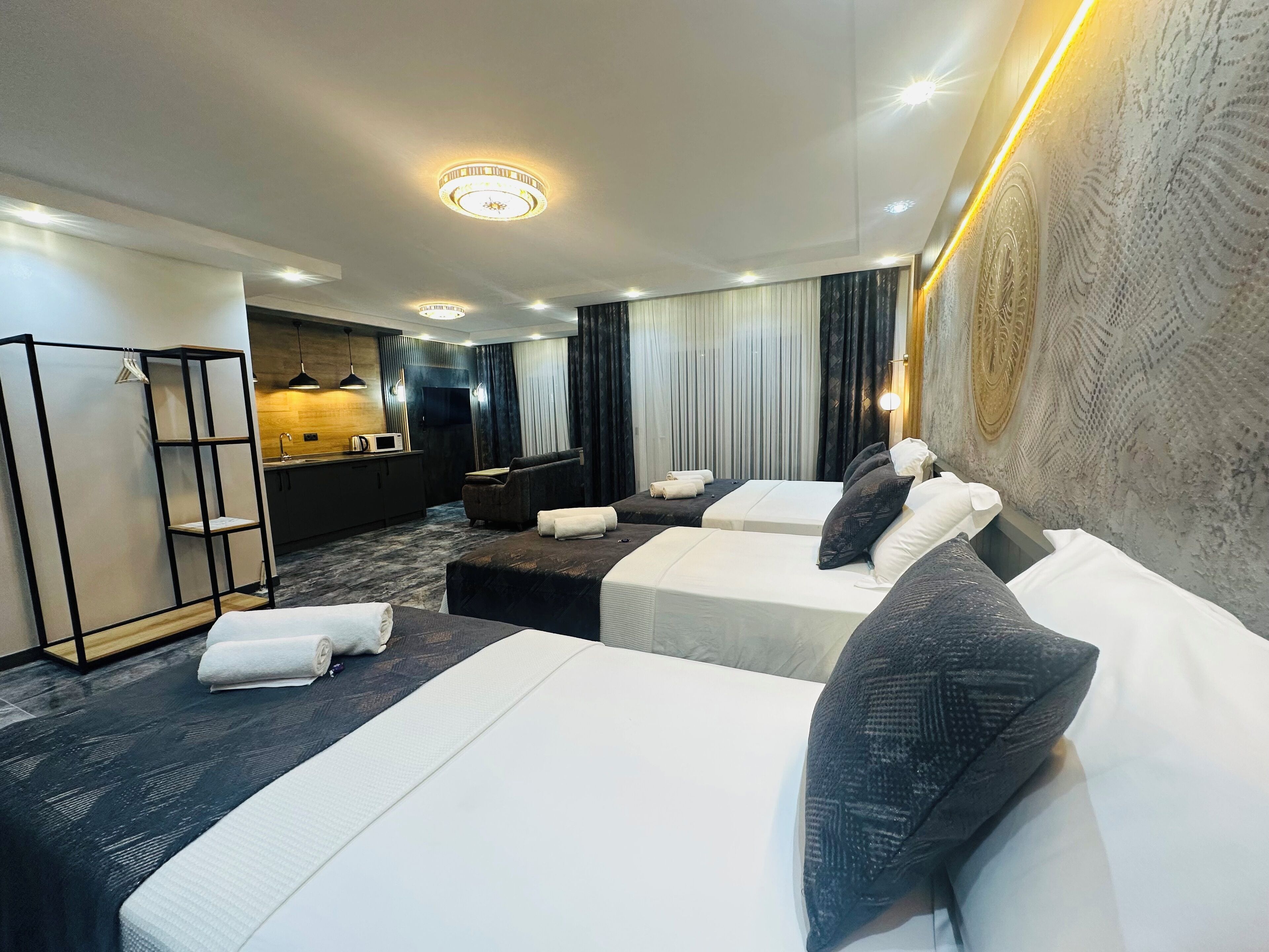 Ropa de cama de alta calidad y minibar 