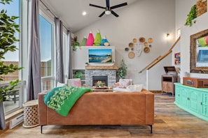 TV, fireplace, stereo - Views, game rooms, fireplace! (Estes Park)