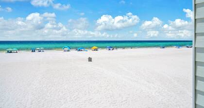 ⭐Stunning Beachfront Views-Great Location-Pirate Cove Villas #111⭐