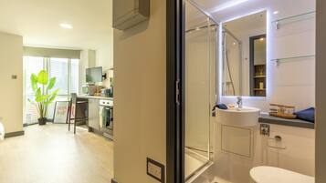 Studio, Non Smoking | Bathroom