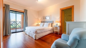 3 chambres, fer et planche à repasser, Wi-Fi gratuit, draps fournis