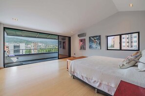 4 bedrooms, WiFi - |EP| Mesmerizing Apt W/ Terrace, AC, Office (Medellín)
