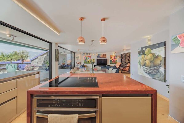 Private kitchen - |EP| Mesmerizing Apt W/ Terrace, AC, Office (Medellín)