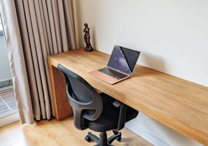 Interior - |EP| Modern Loft W/AC, Workspace, and Scenic Views (Medellín)