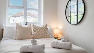 2 bedrooms, iron/ironing board, free WiFi, bed sheets