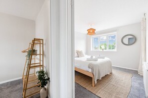 2 bedrooms, iron/ironing board, free WiFi, bed sheets