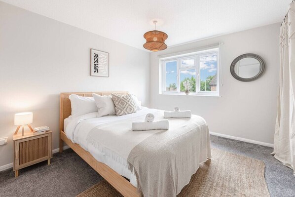 2 bedrooms, iron/ironing board, free WiFi, bed sheets