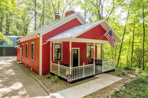The Mohican Schoolhouse