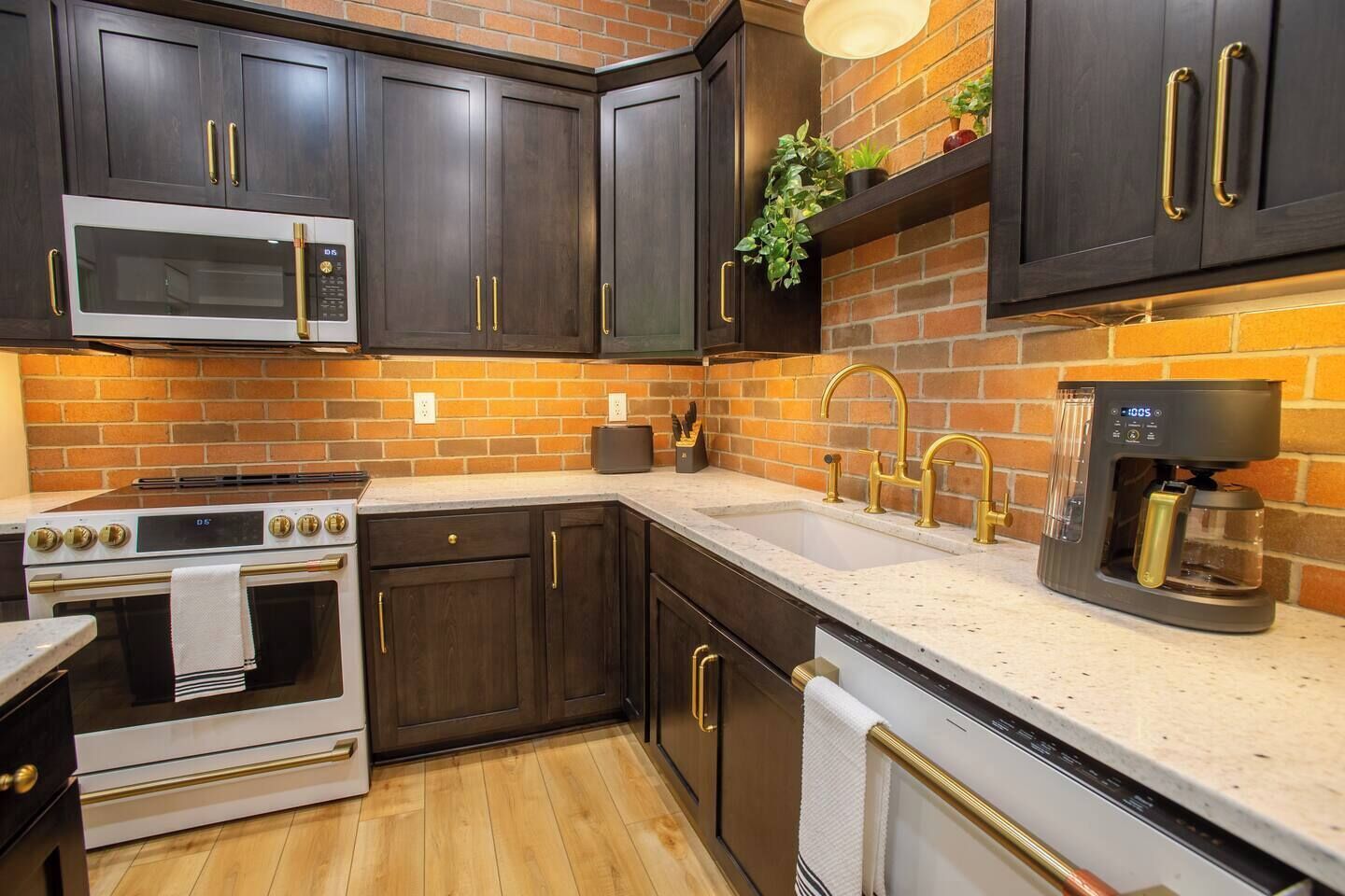 Microwave, oven, stovetop, dishwasher