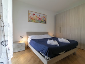 2 camere, ferro/asse da stiro, Wi-Fi gratuito, lenzuola