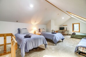 4 Schlafzimmer, Schreibtisch, Bügeleisen/Bügelbrett, Reisekinderbett