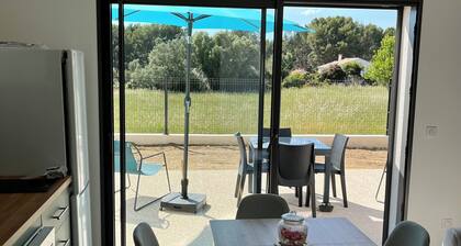 Quiet apartment near the beach