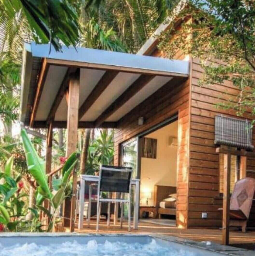 Blackout curtains, soundproofing, free WiFi, bed sheets