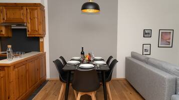 Apartment | Dining