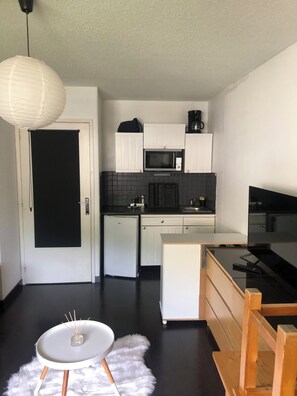 Mikroaaltouuni, liesi