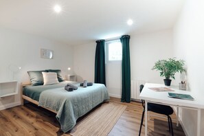 6 chambres, fer et planche à repasser, Wi-Fi, draps fournis