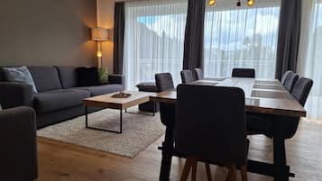 Chalet | Dining