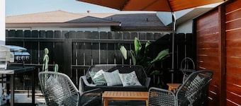 Chic Casita • Hot tub • BBQ •  4 min to SDSU