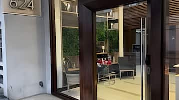 Apartment | Lobby
