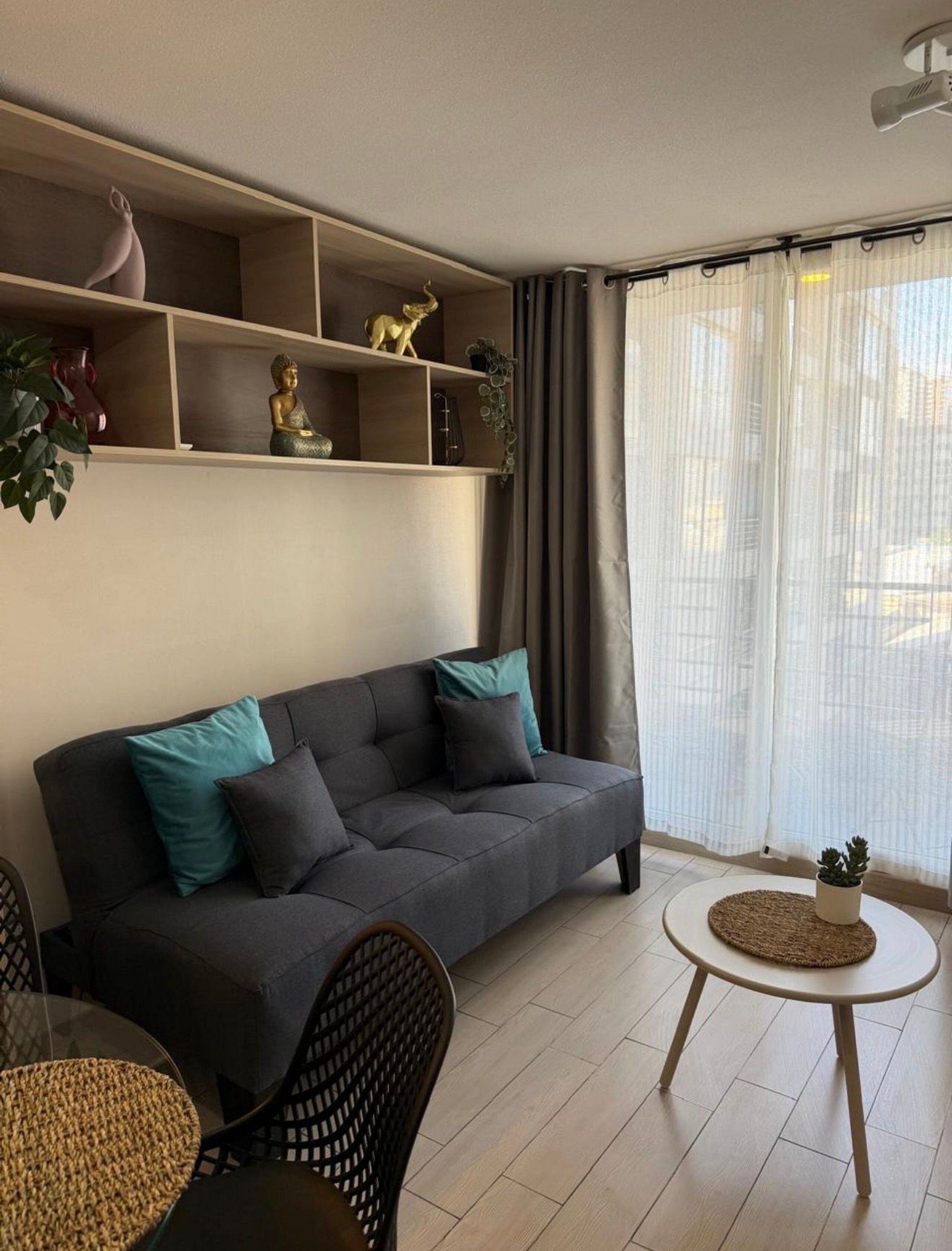 Exclusive Triple Room | Living area