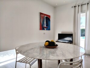 Dining - Lina's Garden (Comiso)