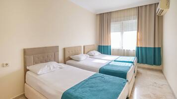 Laptop workspace, iron/ironing board, free WiFi