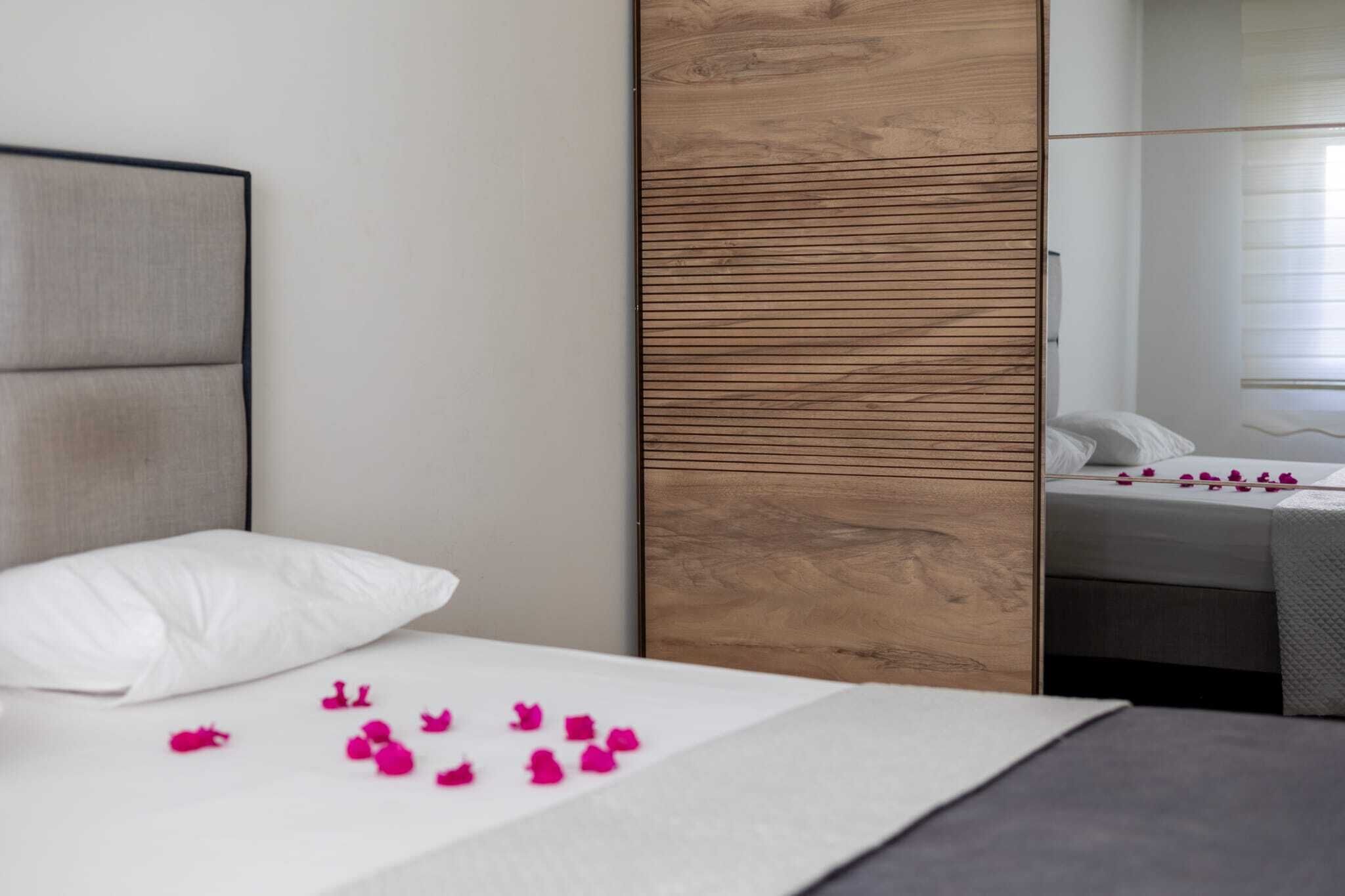 Appart'hôtel Confort, balcon, vue mer | Espace de travail pour ordinateur portable, fer et planche à repasser