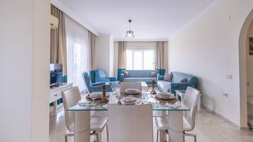 2+1 Genis Daire | Private kitchen | Full-size fridge, oven, stovetop, dishwasher