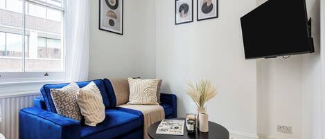 City Apartment, 1 Bedroom, Non Smoking | Living area