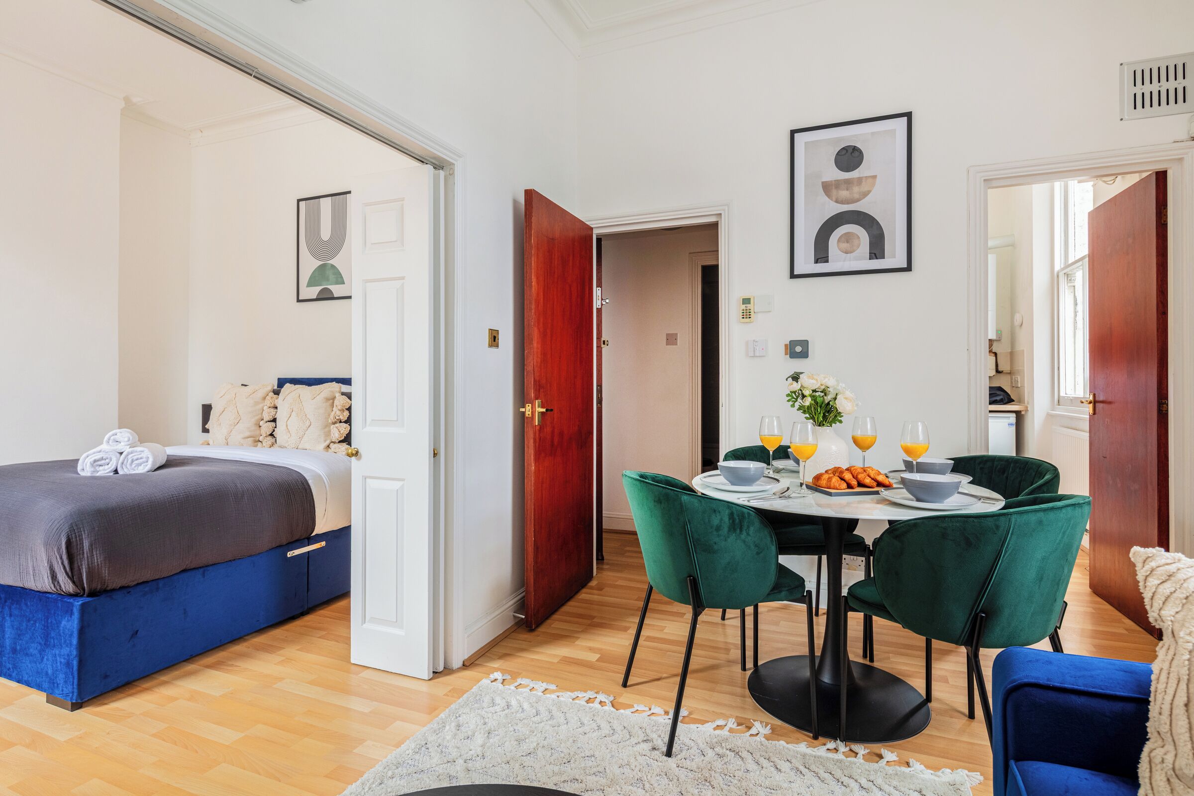 City Apartment, 1 Bedroom, Non Smoking | In-room dining