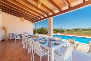 Outdoor dining - E432 Can Roca by Mallorca Villa Selection (Alcúdia)