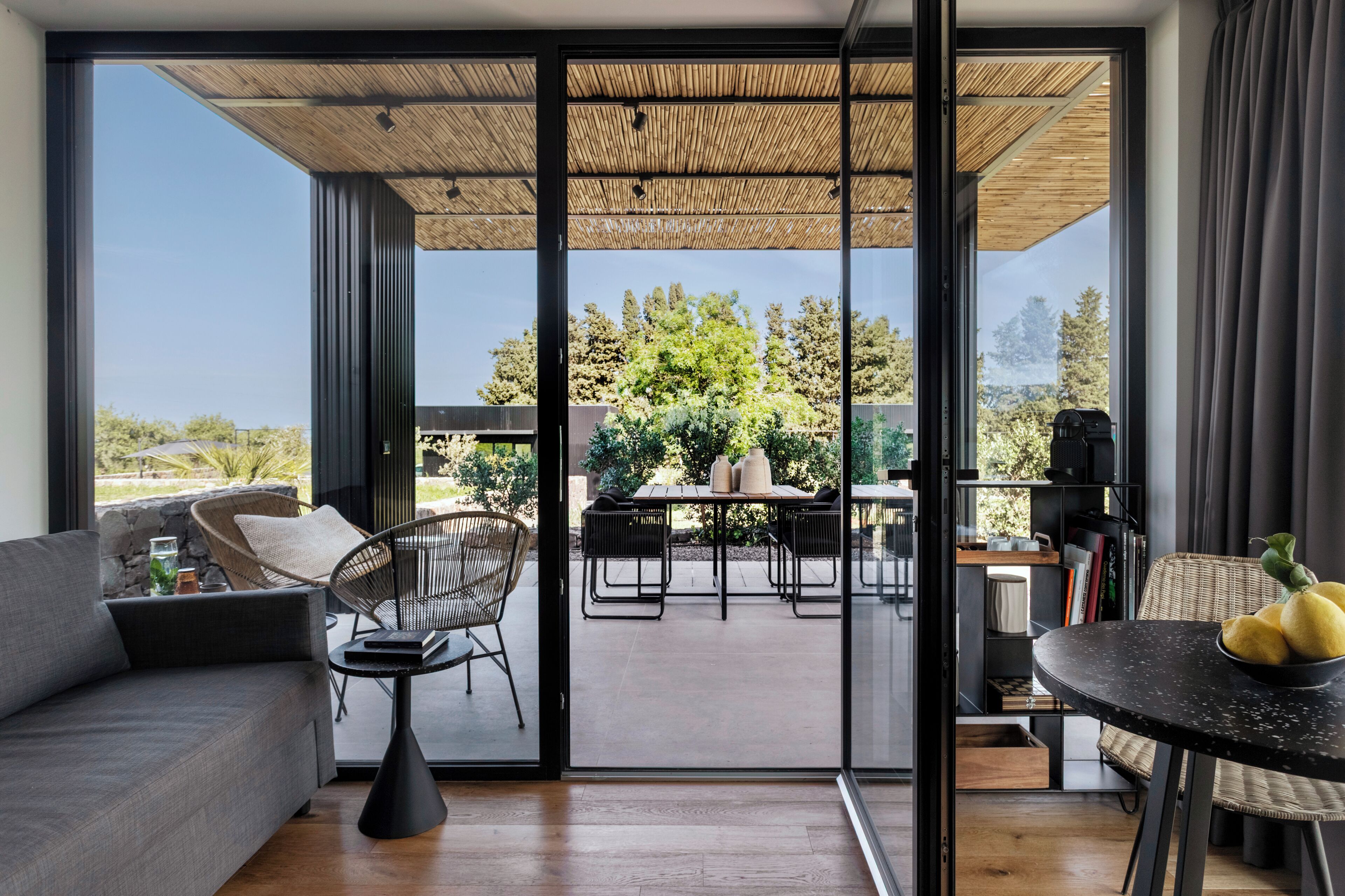 Deluxe bungalow with hot tub | In-room dining