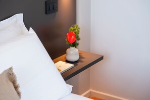 Artículos del minibar gratis y caja de seguridad en la habitación