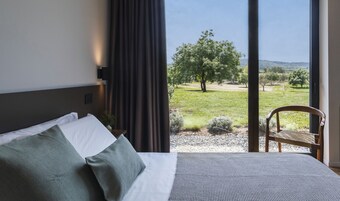 Luxury Cottage, Patio, Pool View