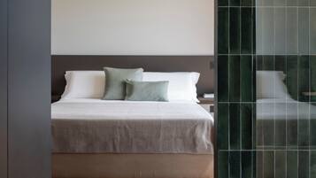 Deluxe bungalow with private pool | Free minibar items, in-room safe, individually decorated