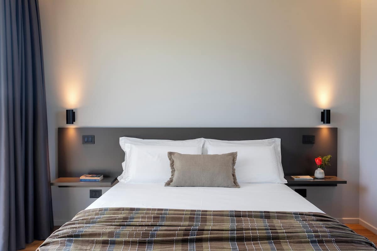Free minibar items, in-room safe, laptop workspace, iron/ironing board