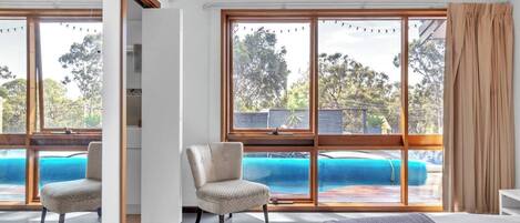 3 habitaciones, escritorio, wifi y ropa de cama