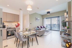 Luxury Apartment, Balcony, City View | In-room dining - Luxury 2BR in ACT 1 Near Dubai Mall (Dubai)