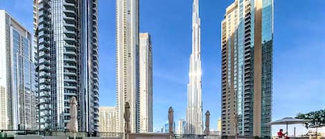 Hồ bơi ngoài trời