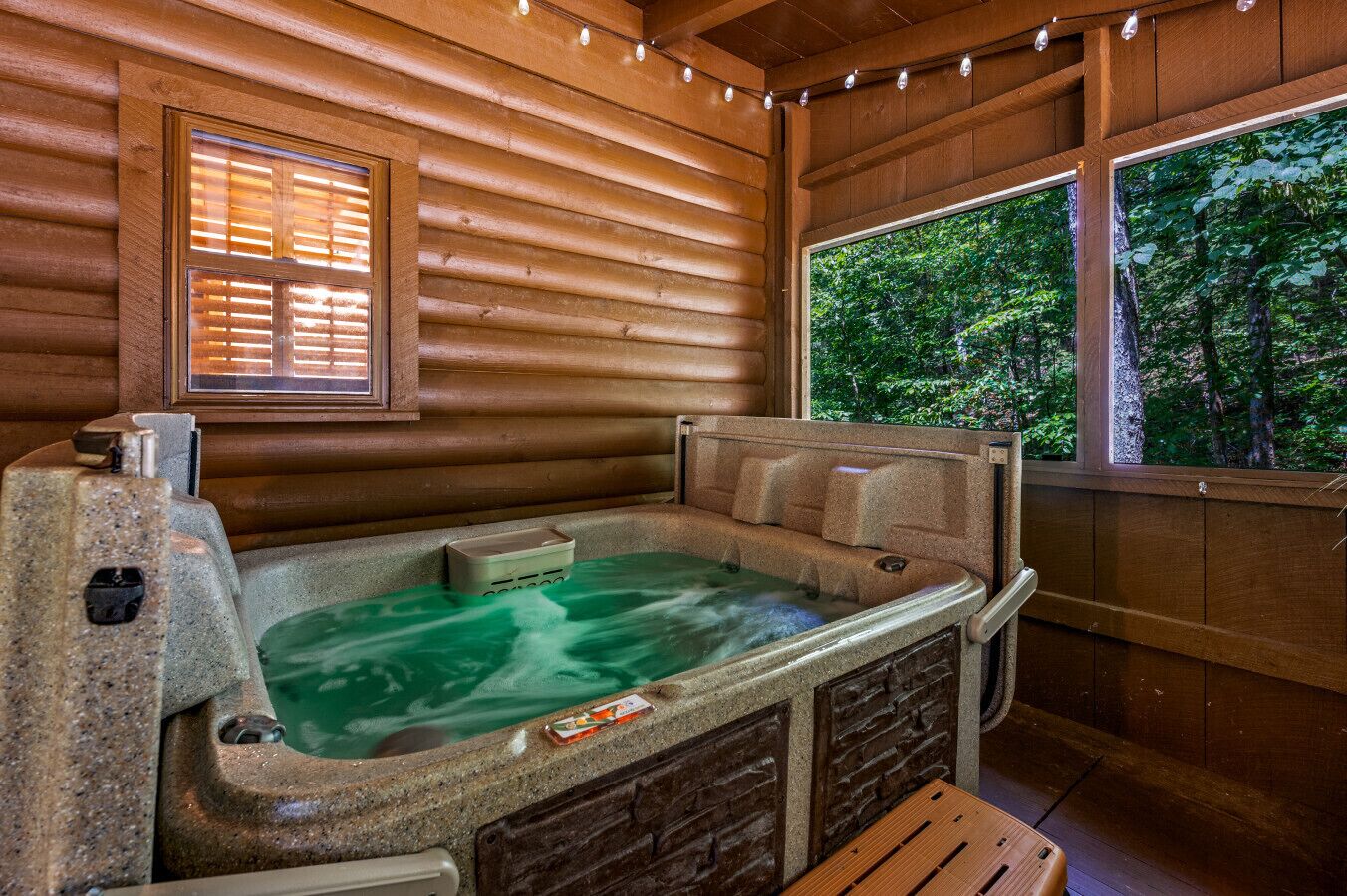 Indoor spa tub