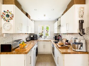 Réfrigérateur, micro-ondes, four, lave-vaisselle