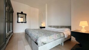 2 quartos, ferros/tábuas de passar roupa, Wi-Fi de cortesia