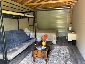 1 bedroom, bed sheets