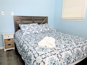 2 bedrooms, desk, iron/ironing board, travel crib