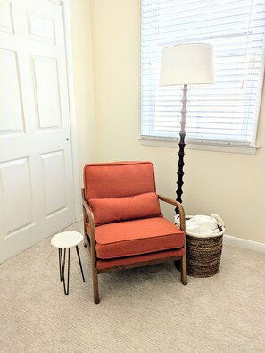 Smart TV, DVD player, books