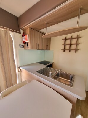 Mini-fridge, stovetop, espresso maker, coffee/tea maker - VioVillas Agriturismo Glamping Arezzo (Arezzo)