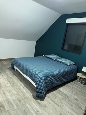 4 chambres, fer et planche à repasser, Wi-Fi, draps fournis